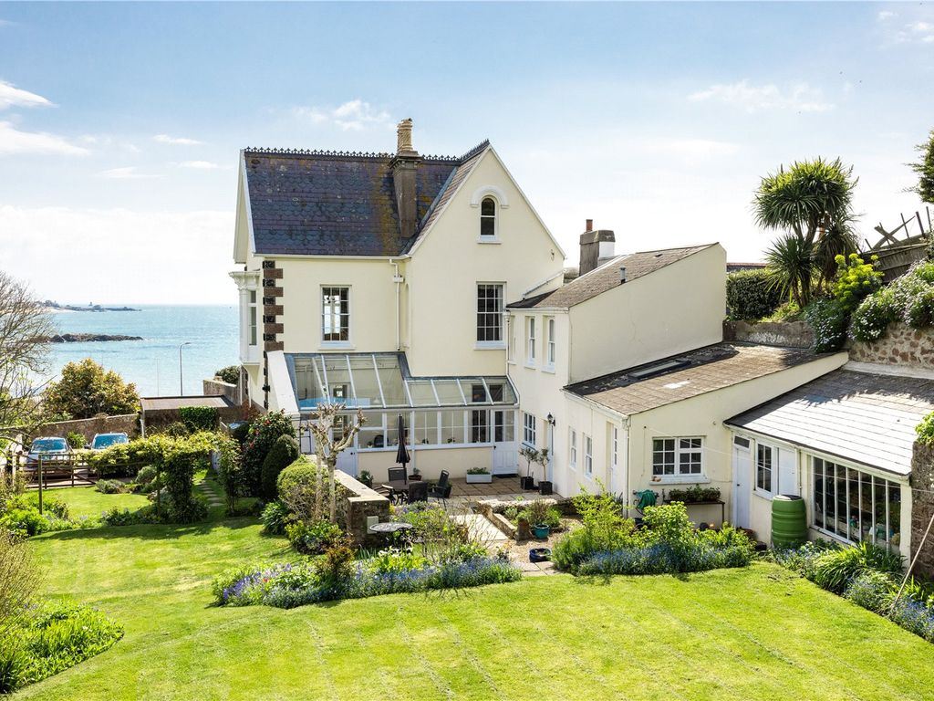 5 bed semidetached house for sale in La Grande Route De La Cote, St