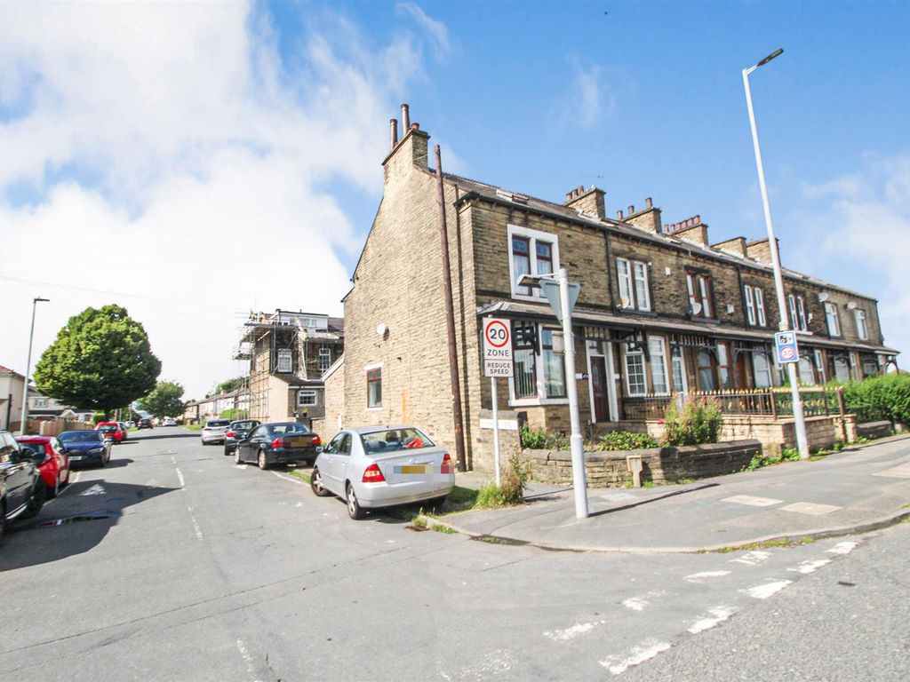 4 bed end terrace house for sale in Killinghall Road, Bradford BD2, £
