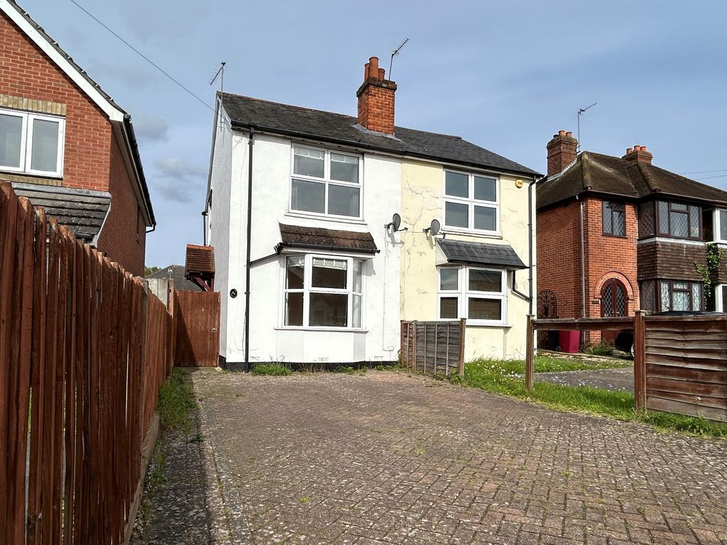 3 bed semidetached house for sale in Whitley Wood Lane, Reading RG2, £