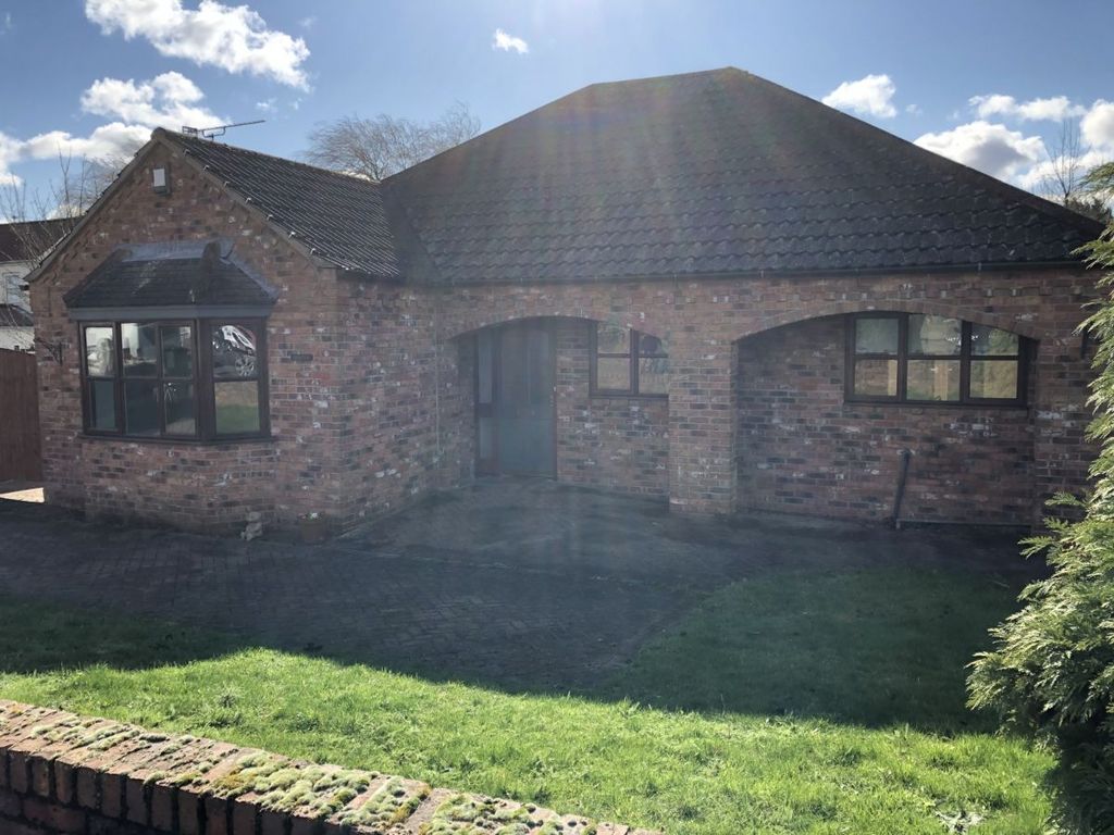 3 bed bungalow for sale in Chestnut Cottage, Crowle Bank Road, Althorpe
