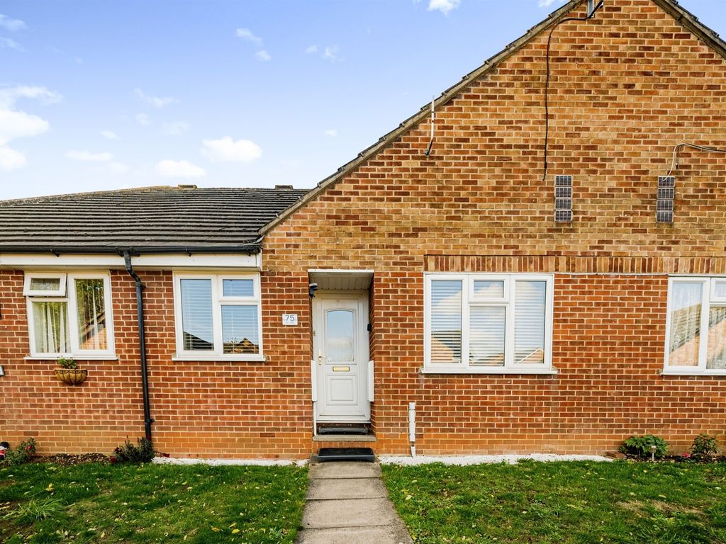 2 bed terraced bungalow for sale in Miersfield, High HP11 Zoopla