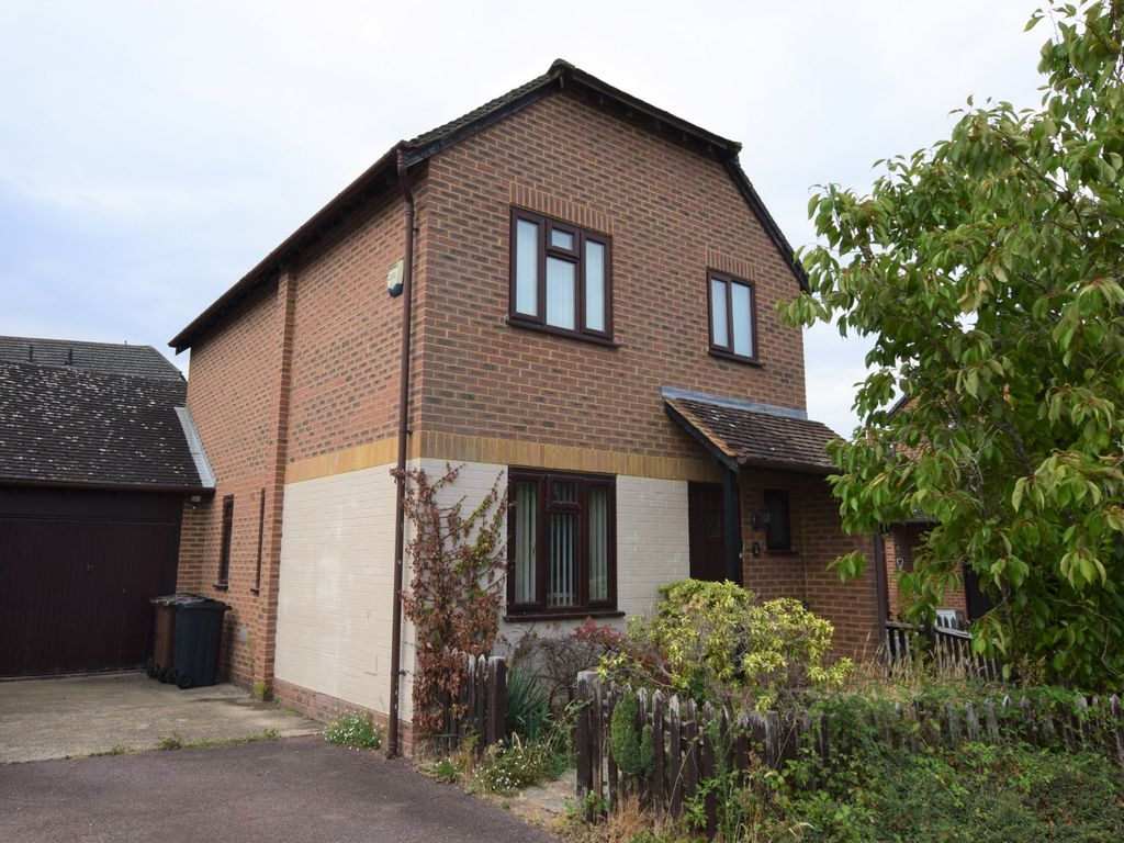3 bed linkdetached house for sale in Reedmace Close, Singleton