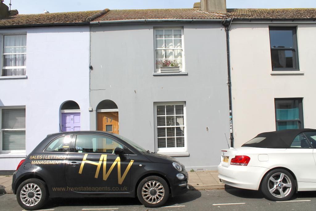 2 bed terraced house to rent in Kemp Street, Brighton, East Sussex BN1