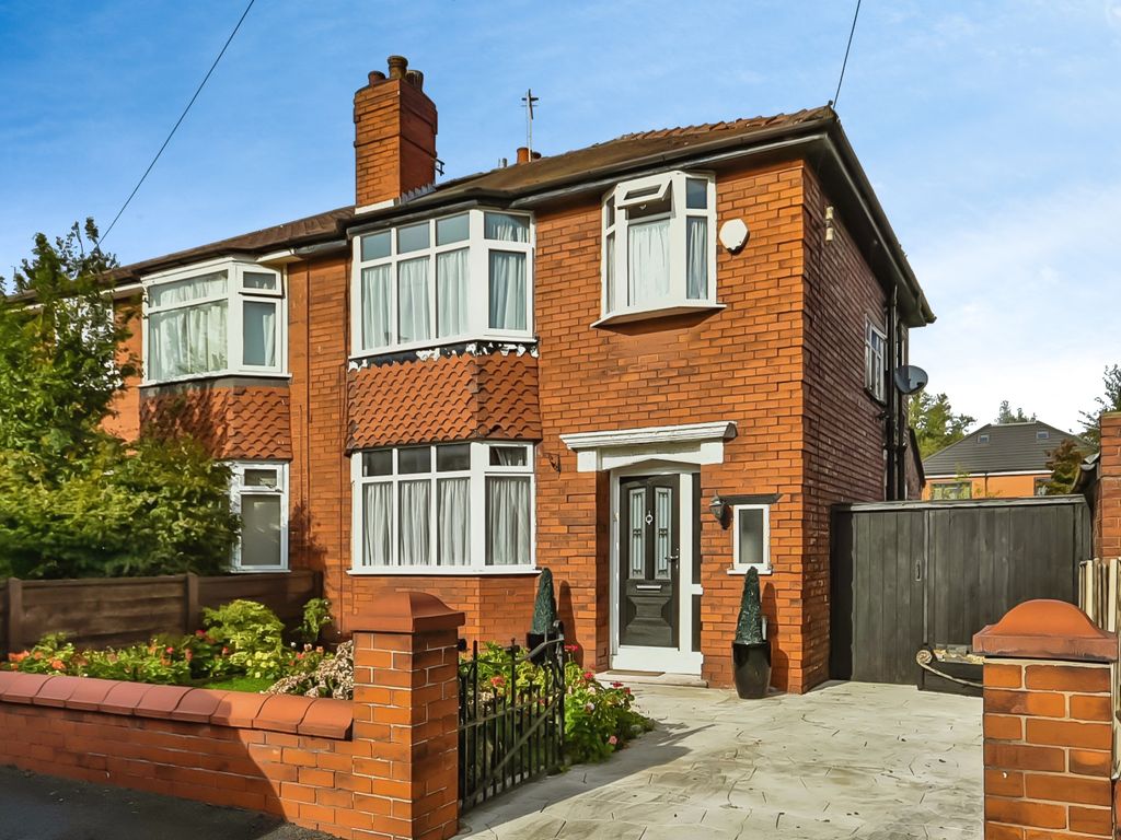 3 bed semidetached house for sale in Whitebrook Road, Manchester, Greater Manchester M14, £