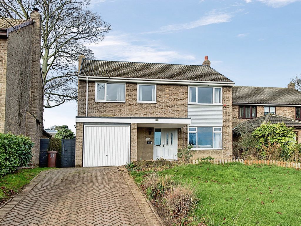 4 bed detached house for sale in Flounders Hill, Ackworth, Pontefract