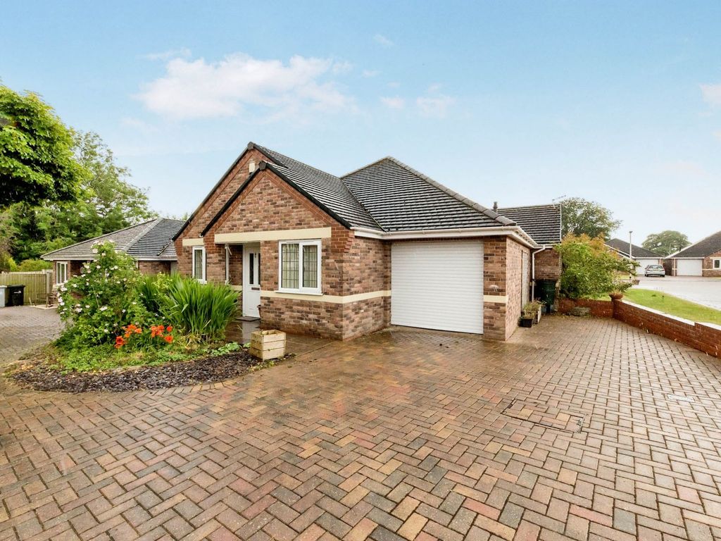 3 bed bungalow for sale in Tudor Way, Congleton, Cheshire CW12 Zoopla