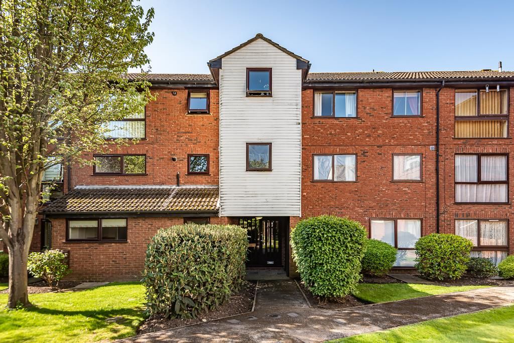 2 bed flat for sale in Shepperton, Spelthorne TW17 Zoopla