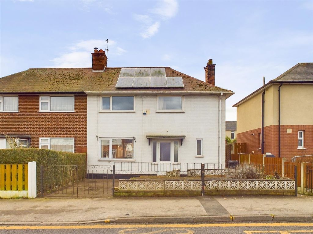 4 bed semidetached house for sale in Carlton Hill, Carlton, Nottingham