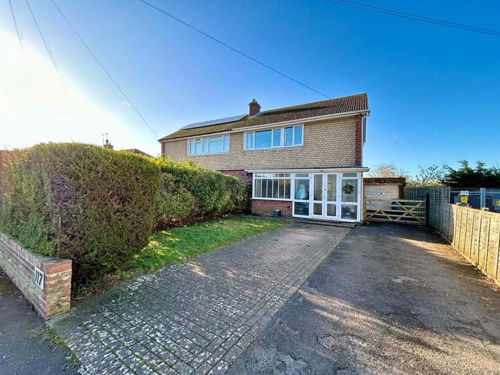 3 bed semidetached house for sale in Eliotts Drive, Yeovil BA21, £