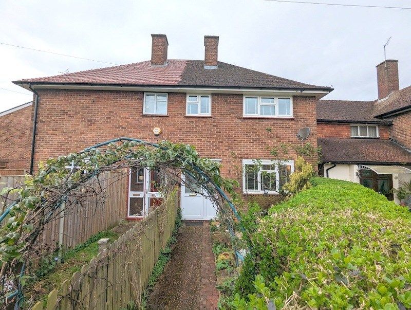 2 bed end terrace house for sale in Sparrow Farm Drive, Feltham TW14, £
