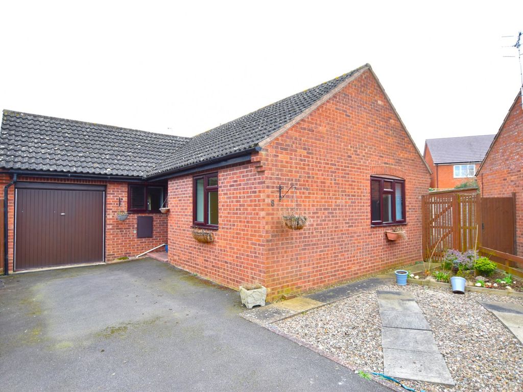 2 bed bungalow for sale in Blacksmiths Close, Sedgeberrow, Evesham