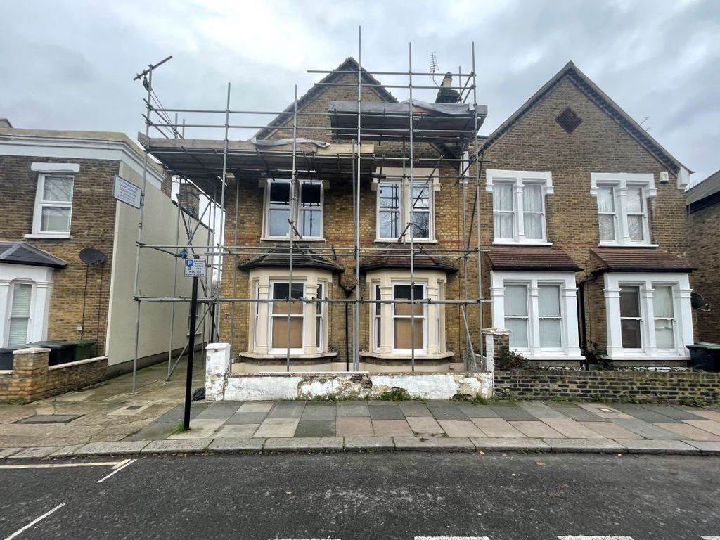 4 bed semidetached house for sale in 77 Gilmore Road, Lewisham, London