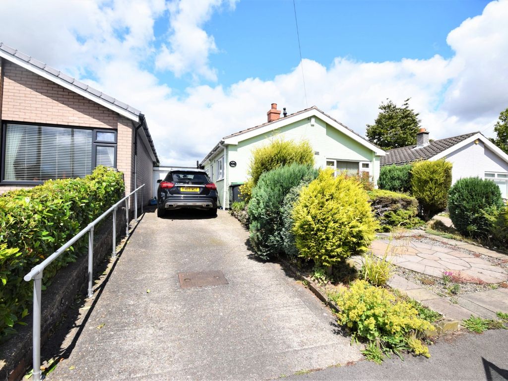 2 bed bungalow for sale in Manor House Court, KirkbyInAshfield