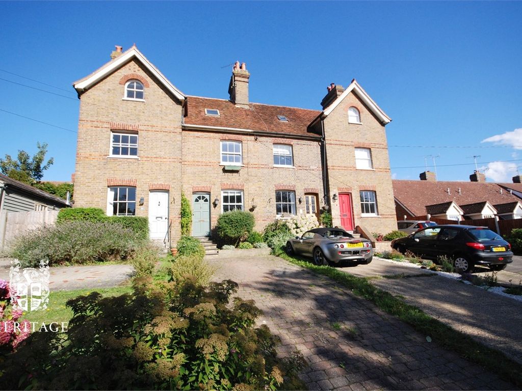 3 bed town house to rent in Colne Road, Coggeshall CO6, £1,400 pcm Zoopla