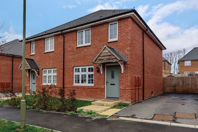 3 bed semidetached house for sale in Mitchell Way, Milton, Abingdon