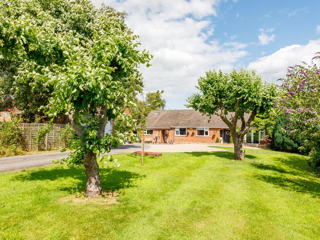 4 bed detached bungalow for sale in Kirby Hill, Boroughbridge, York