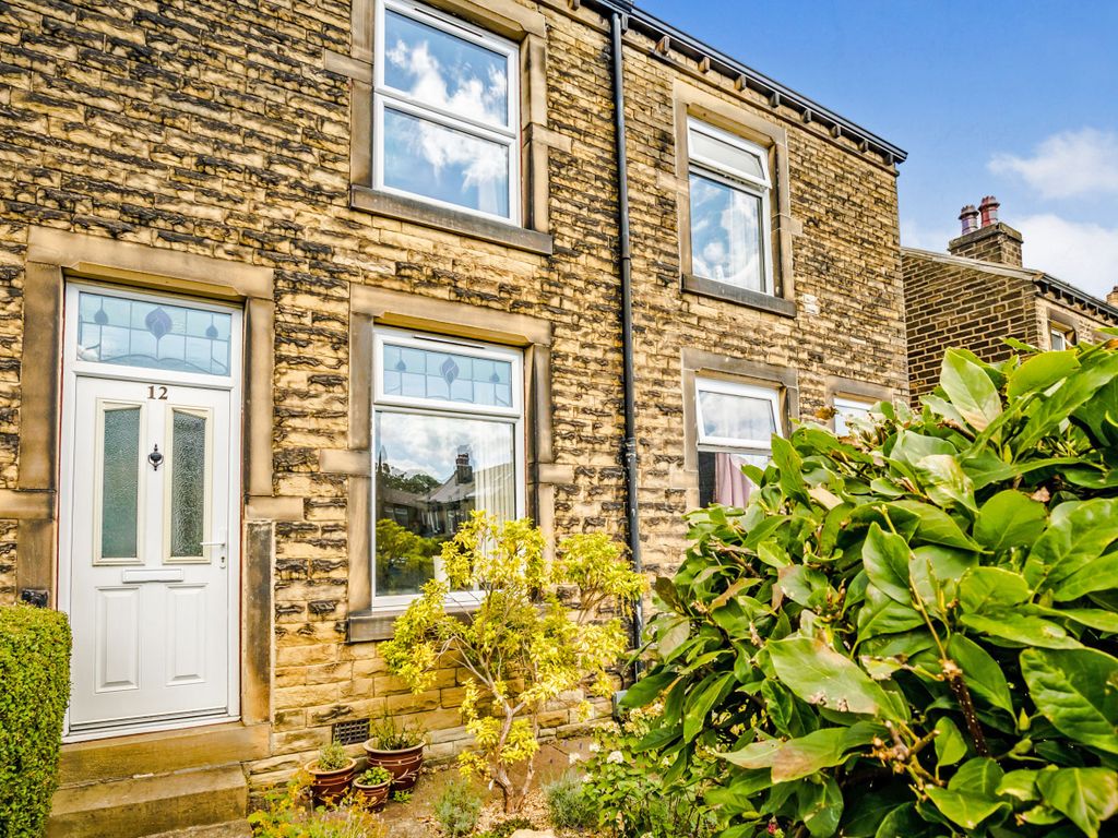 2 bed terraced house for sale in Cadogan Avenue, Lindley, Huddersfield