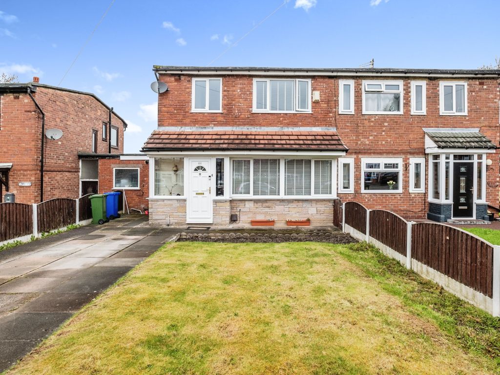 3 bed semidetached house for sale in Hartshead Avenue, AshtonUnder