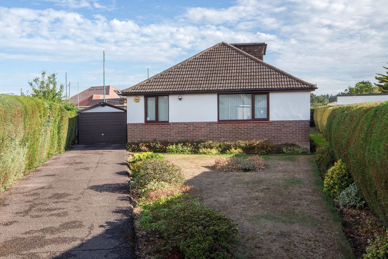 2 bed detached bungalow for sale in Milverton Close, Totton