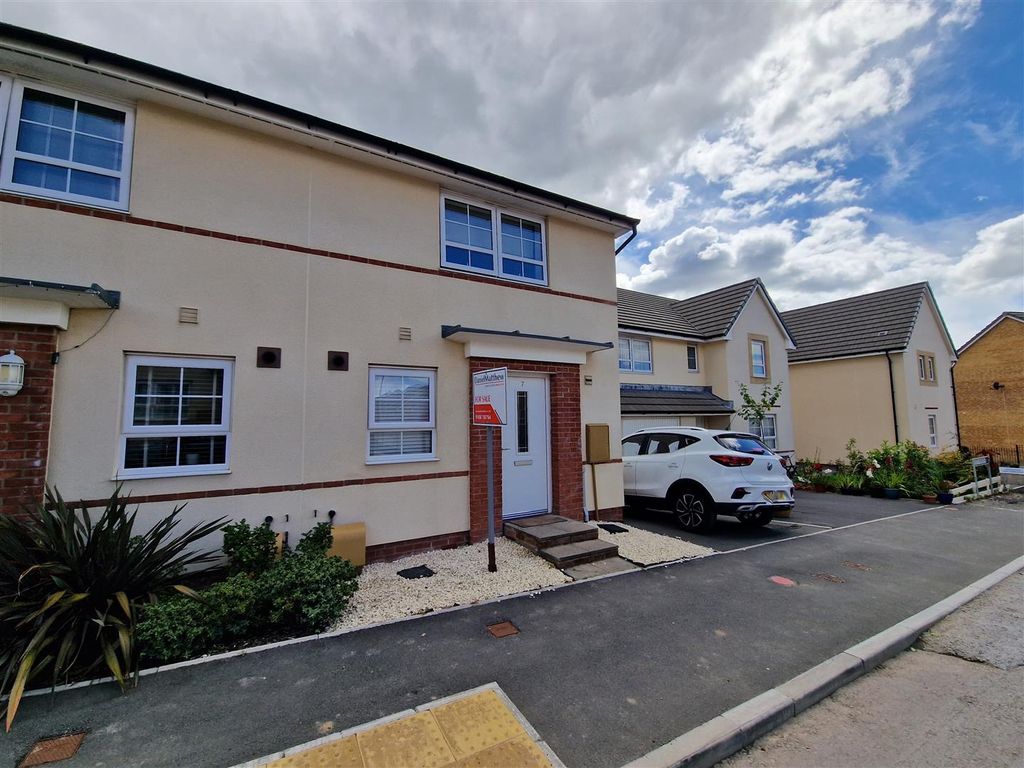 3 bed semidetached house for sale in Maes Y Rhedyn, Bridgend CF31 Zoopla