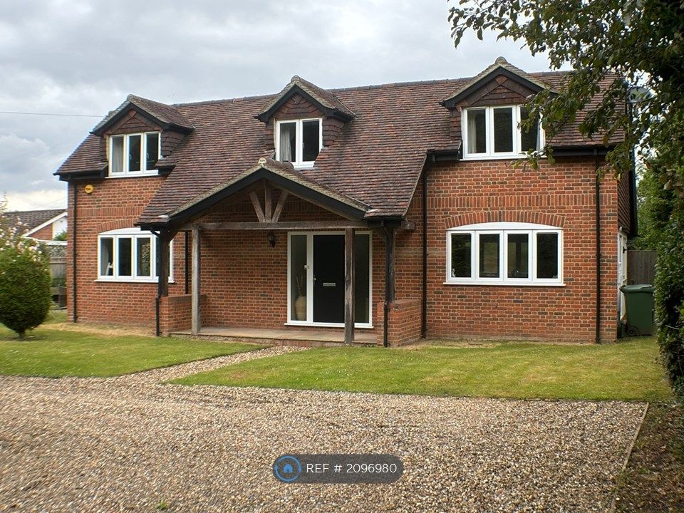 4 bed detached house to rent in Binfield Heath, HenleyOnThames RG9, £