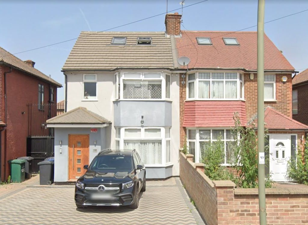 3 bed flat to rent in Cheviot Gardens, London NW2 Zoopla