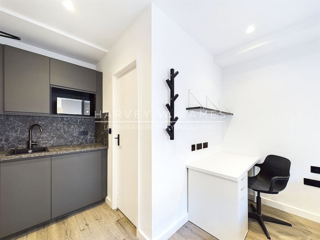 Studio to rent in Tavistock Place, London WC1H, £1,500 pcm Zoopla