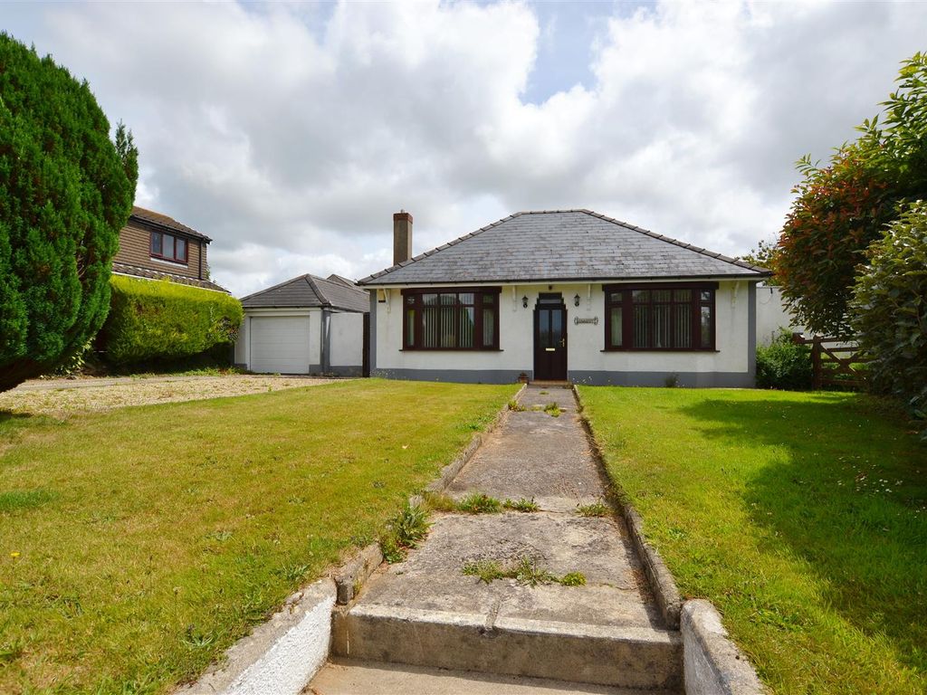 3 bed detached bungalow for sale in Ferryhill Road, Burton, Milford