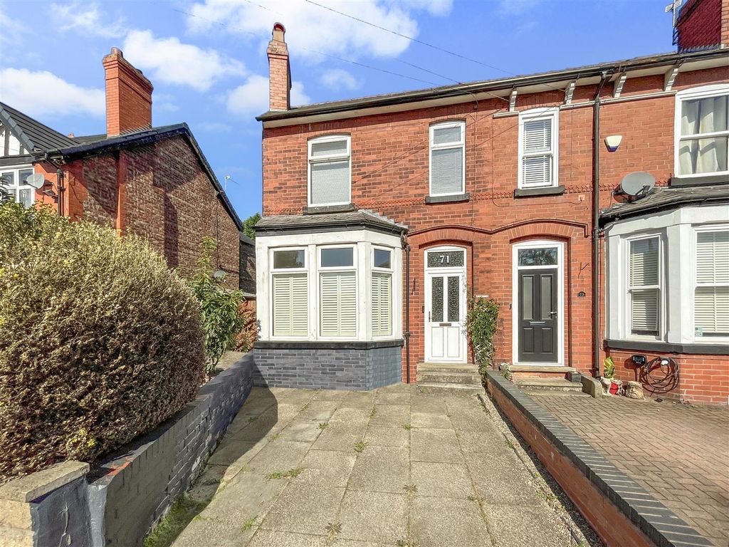 3 bed end terrace house for sale in Old Hall Road, Sale M33, £400,000
