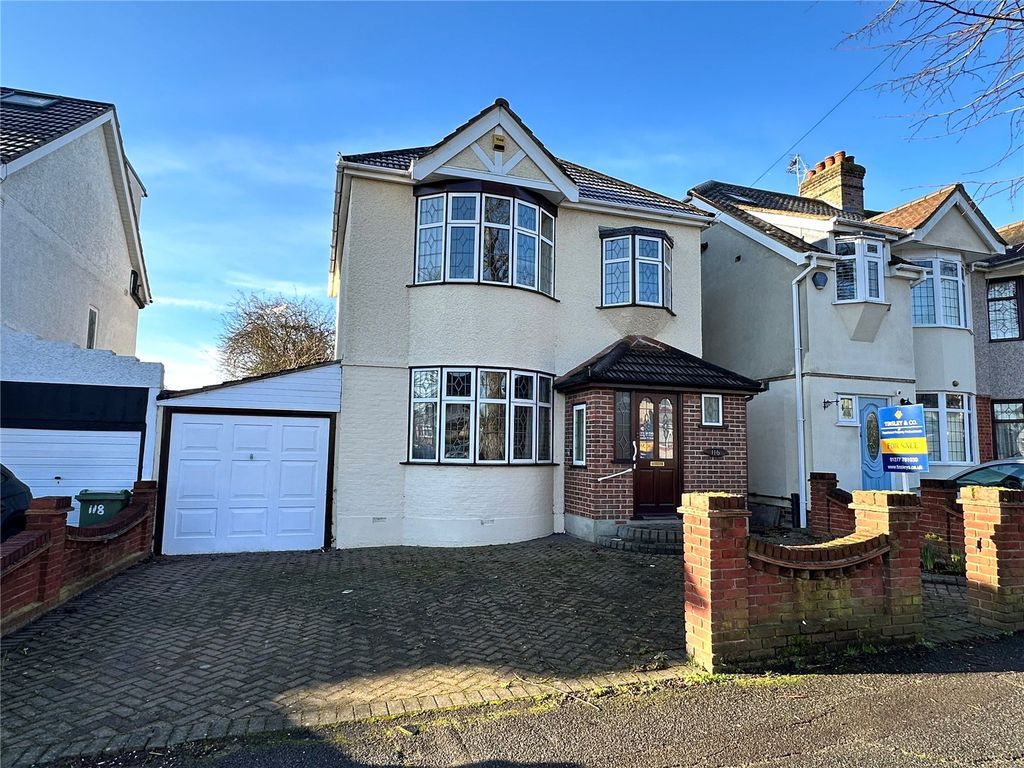 3 bed detached house for sale in Osborne Road, Hornchurch RM11, £