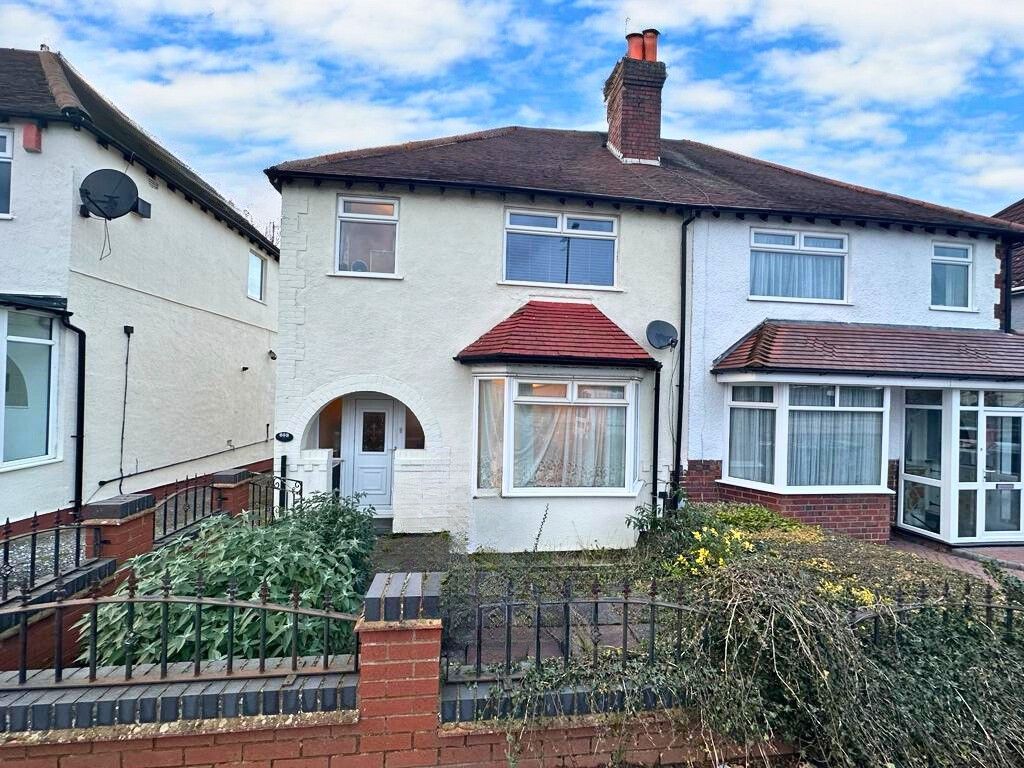 3 bed semidetached house to rent in Hagley Road West, Oldbury B68, £
