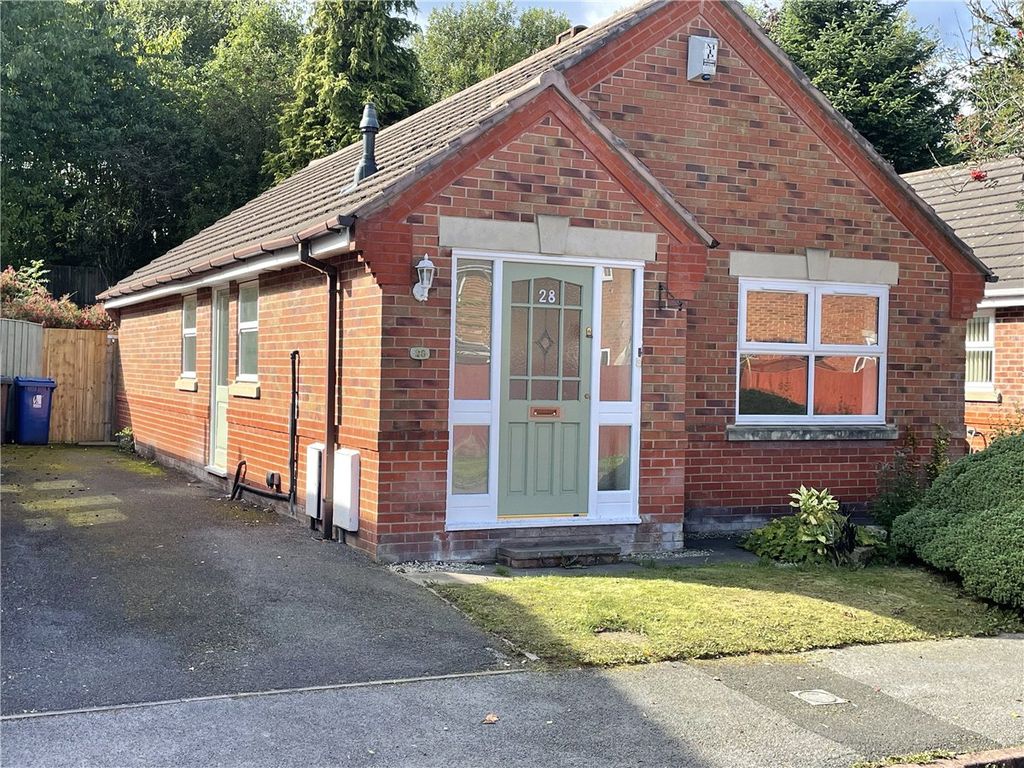 2 bed bungalow to rent in Brancaster Drive, Lowton, Warrington, Greater