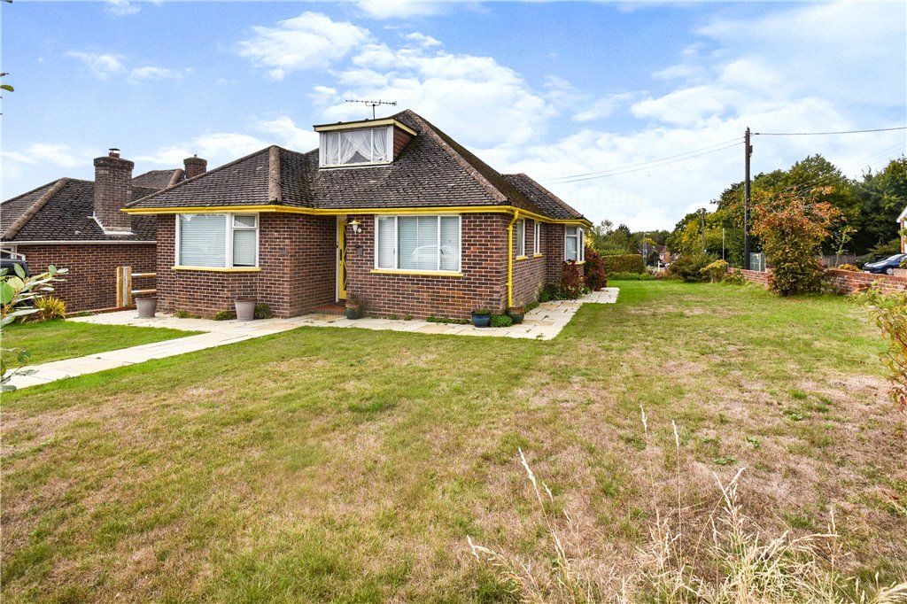 2 bed bungalow for sale in Broadmead Road, Nursling, Southampton