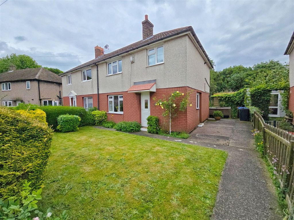 3 bed semidetached house for sale in Oak Street, Grimethorpe, Barnsley