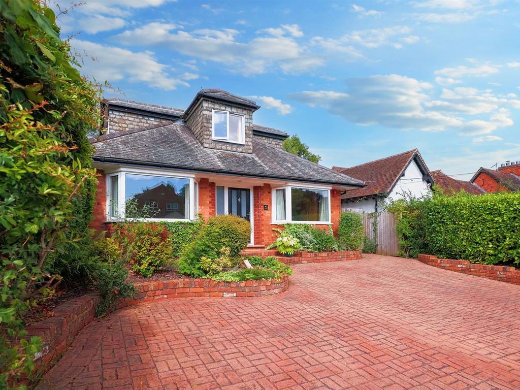 4 bed detached bungalow for sale in Sandhills Lane, Barnt Green