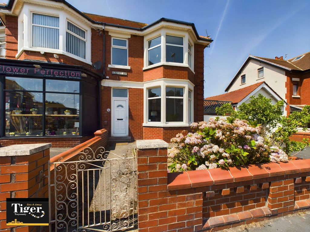 3 bed semidetached house to rent in Beaufort Avenue, Bispham