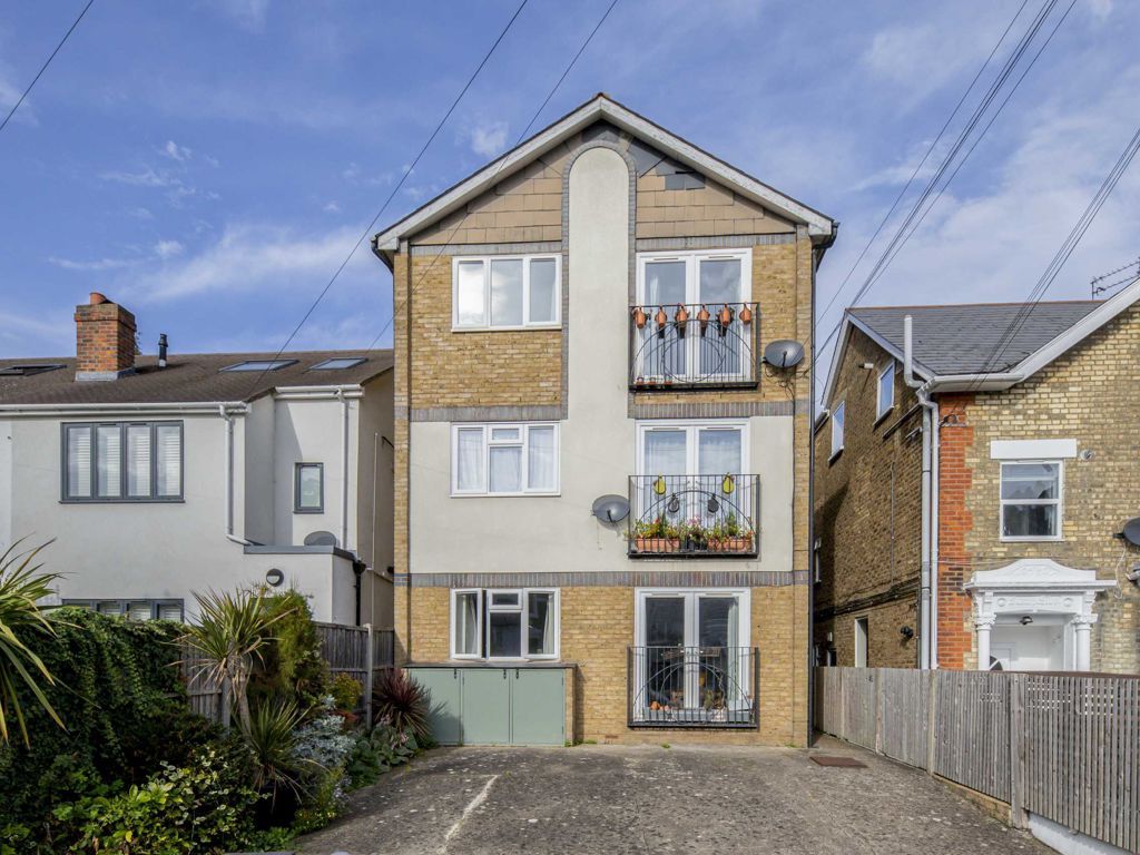 1 bed flat for sale in Culverden Road, London SW12, £425,000 Zoopla