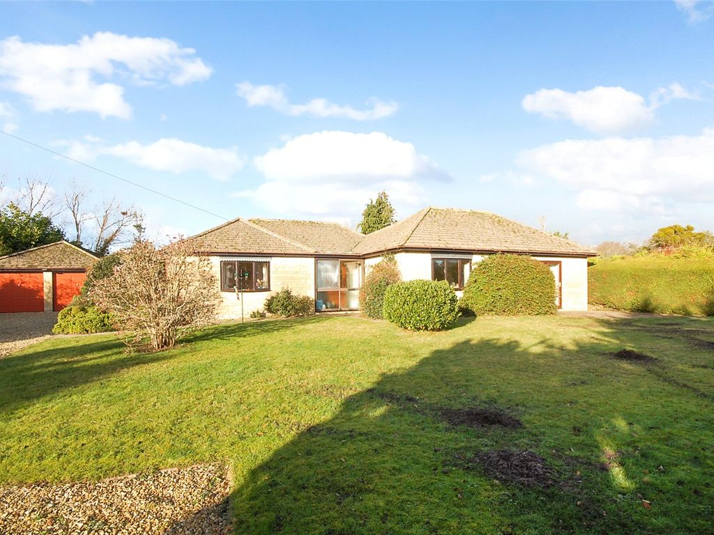 3 bed bungalow for sale in Ryeworth Drive, Charlton Kings, Cheltenham