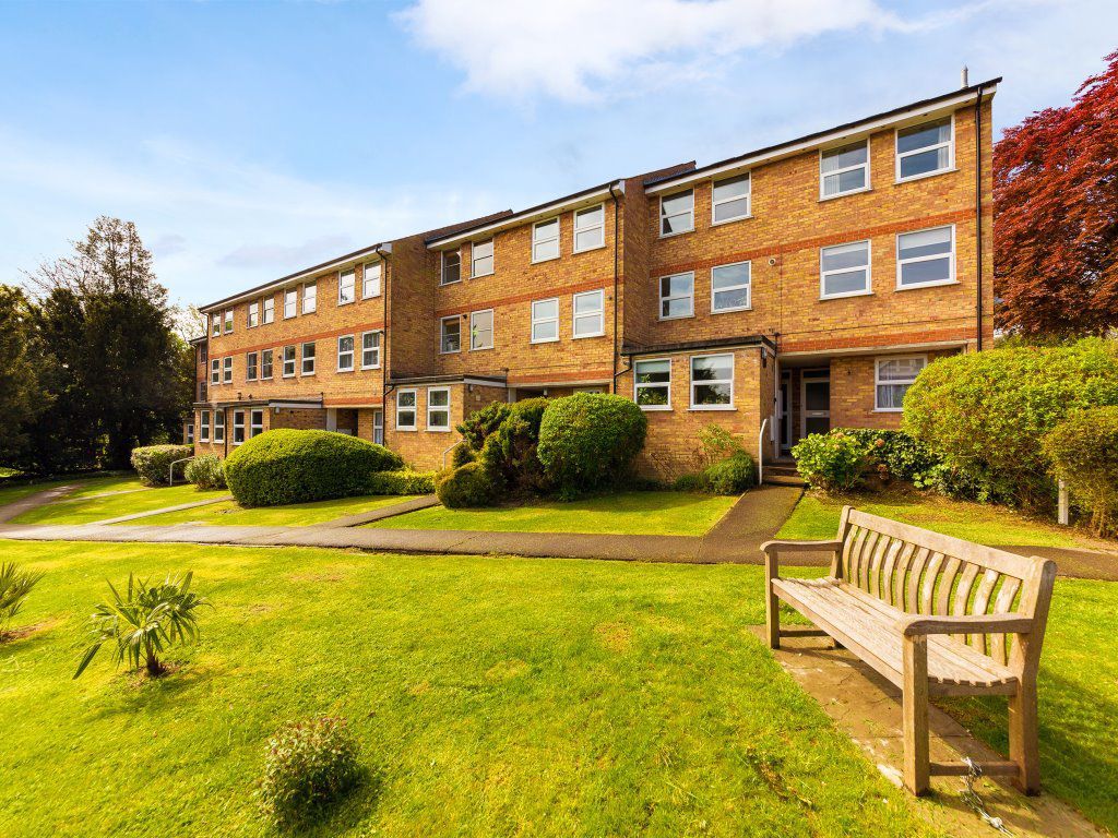 2 bed flat to rent in Lincoln Court, Berkhamsted HP4 Zoopla