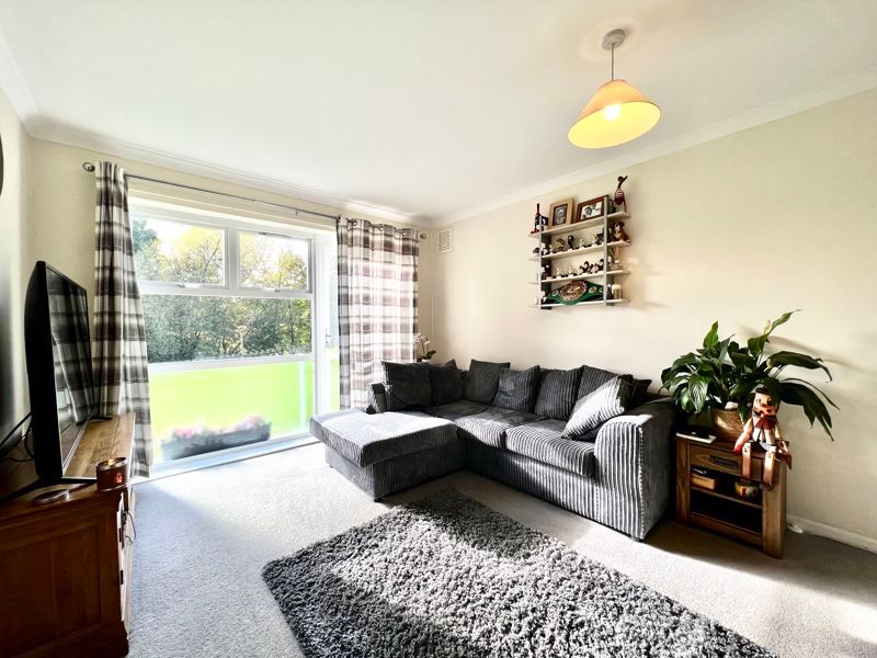 2 bed flat for sale in Grierson Close, Calne SN11 Zoopla
