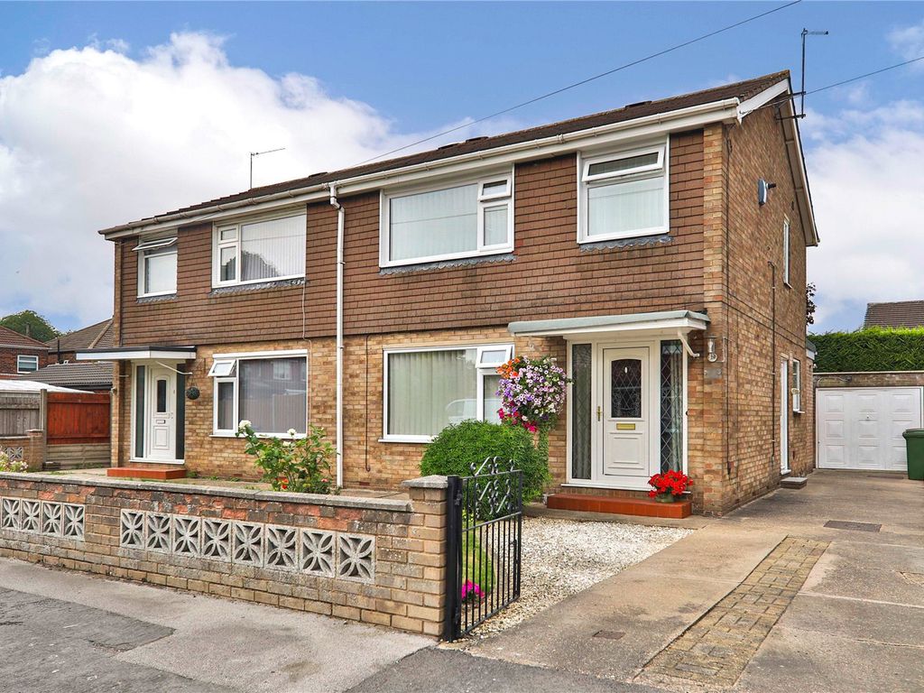 3 bed semidetached house for sale in Ganton Way, Willerby, Hull, East