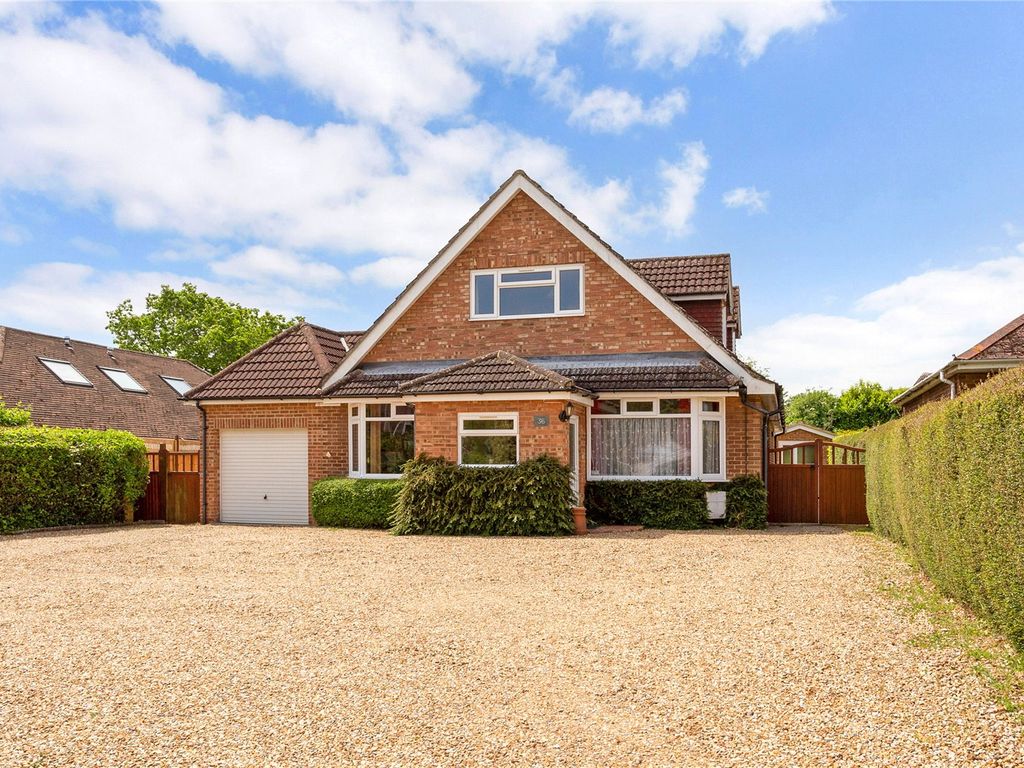 5 bed country house for sale in Hatch Lane, Old Basing RG24, £775,000