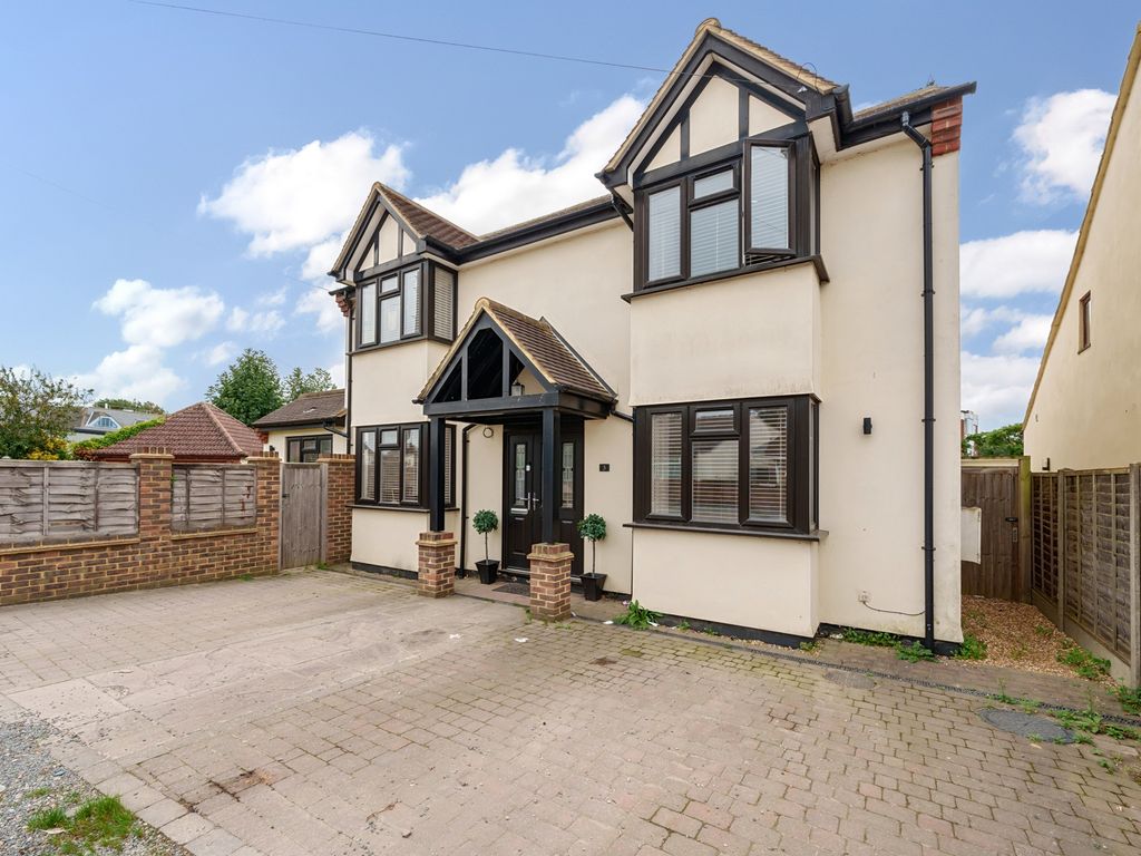 4 bed detached house for sale in Springfield Road, Colnbrook SL3, £