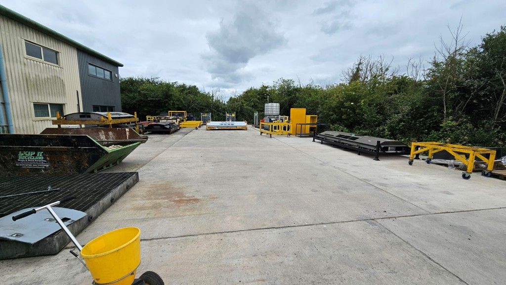 Light industrial to let in Yard Ashville Centre, Commerce Way, Melksham