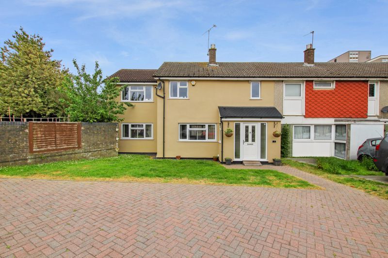 4 bed semidetached house for sale in Lincoln Close, Erith DA8 Zoopla