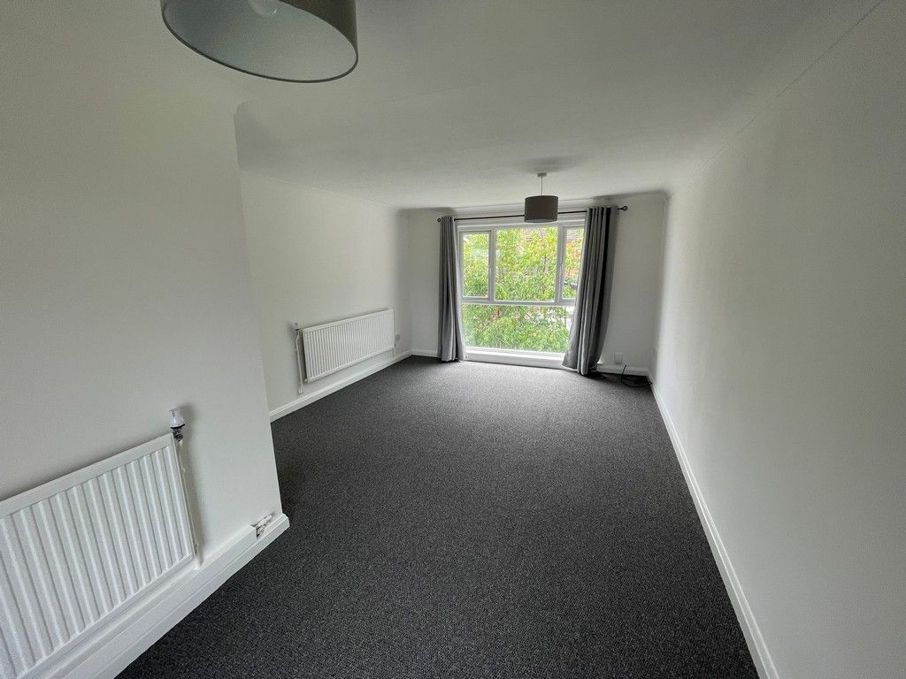 2 bed flat to rent in Longley Hall Grove, Sheffield S5, £800 pcm Zoopla