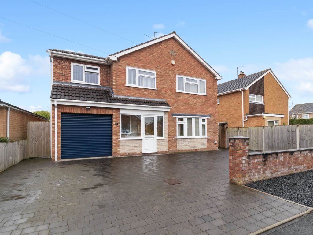 4 bed detached house for sale in Hastings Road, Malvern WR14, £475,000