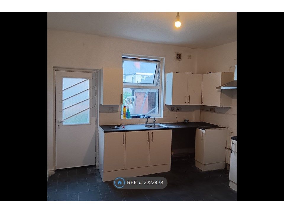 2 bed terraced house to rent in Grosvenor Road, Rotherham S65, £650 pcm Zoopla