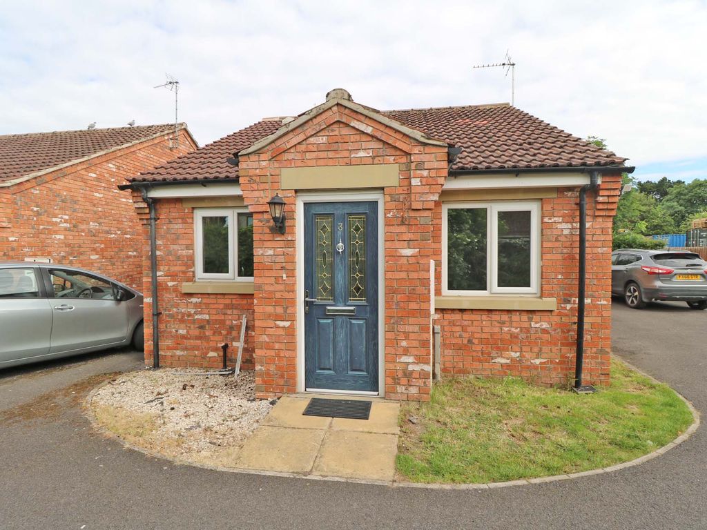 2 bed detached bungalow for sale in Holme Stead Court, Crowle