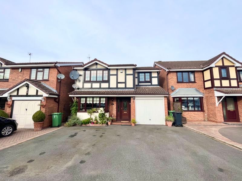 4 bed detached house for sale in Fernhurst Drive, Brierley
